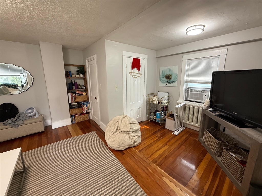 4 bed, 1 bath apartment for rent at 350 Dorchester St Unit 1, South Boston — photo 4 of 31