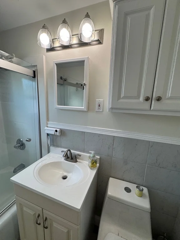 2 bed, 1 bath apartment for rent at 350 Jefferson Ave Unit 2, Salem — photo 26 of 34