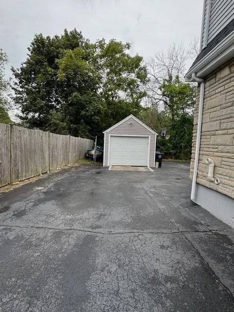 2 bed, 1 bath apartment for rent at 350 Jefferson Ave Unit 2, Salem — photo 33 of 34