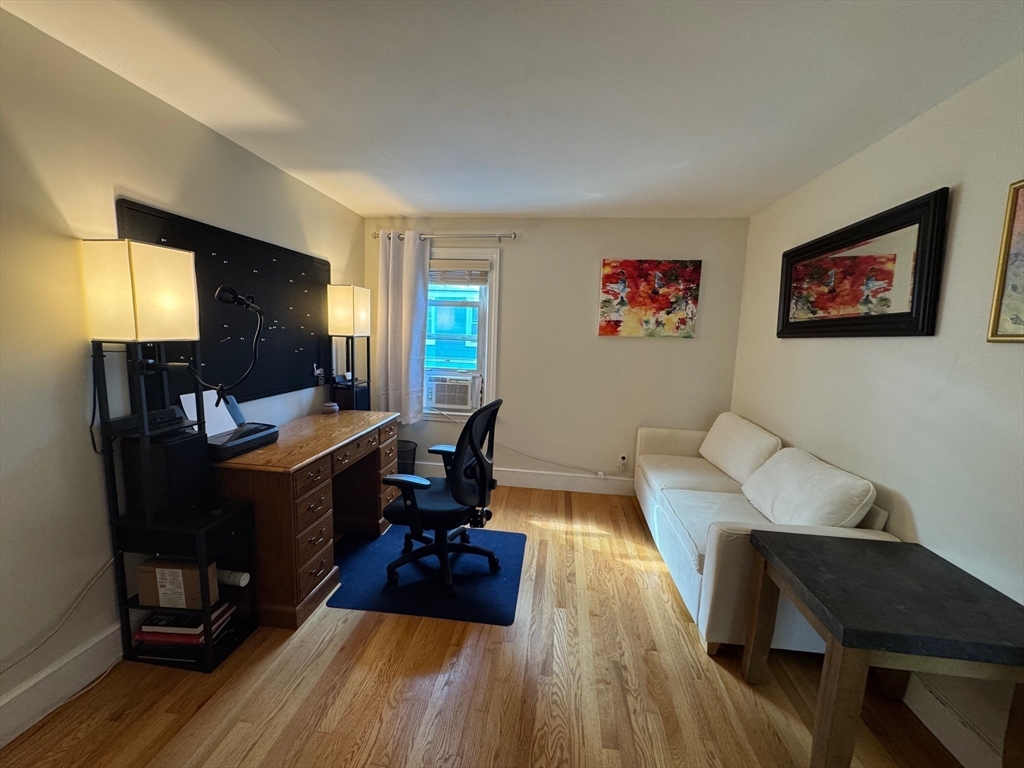 2 bed, 1 bath apartment for rent at 350 Jefferson Ave Unit 2, Salem — photo 9 of 34