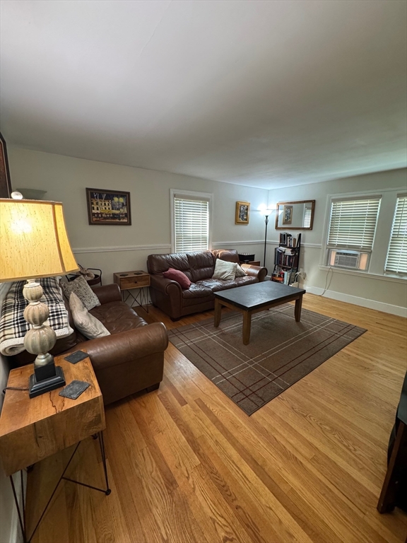 2 bed, 1 bath apartment for rent at 350 Jefferson Ave Unit 2, Salem — photo 6 of 34