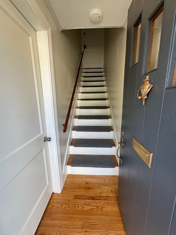 2 bed, 1 bath apartment for rent at 350 Jefferson Ave Unit 2, Salem — photo 4 of 34