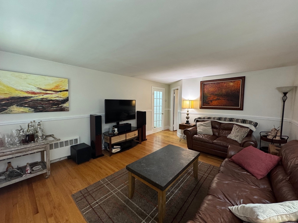 2 bed, 1 bath apartment for rent at 350 Jefferson Ave Unit 2, Salem — photo 5 of 34