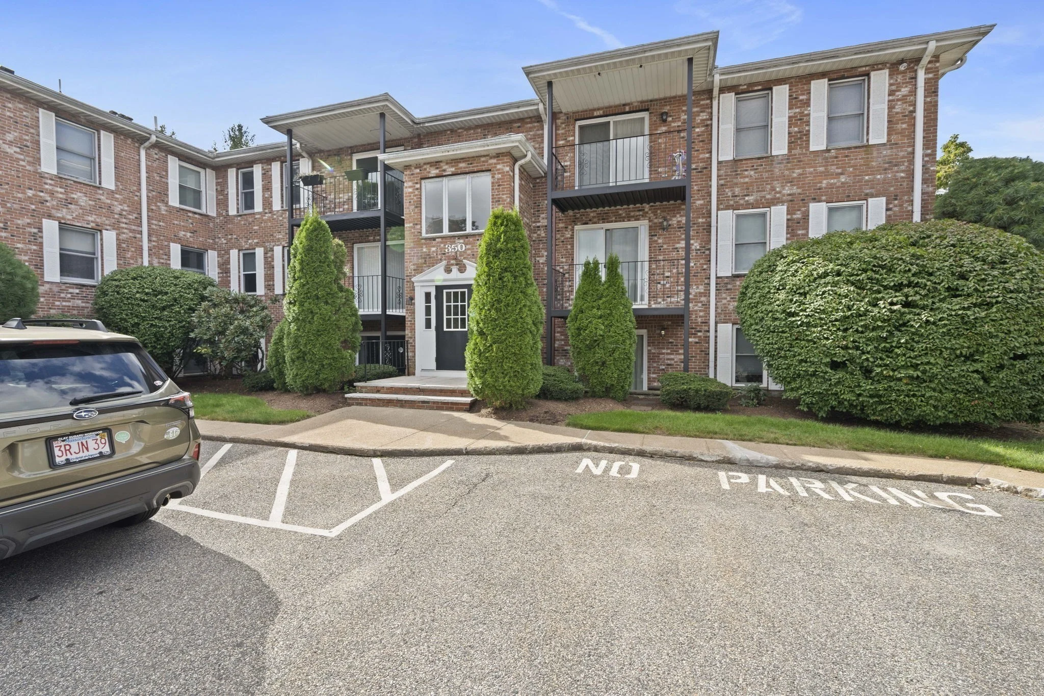 2 bed, 1 bath apartment for rent at 350 Neponset St Unit B, Canton — photo 3 of 23