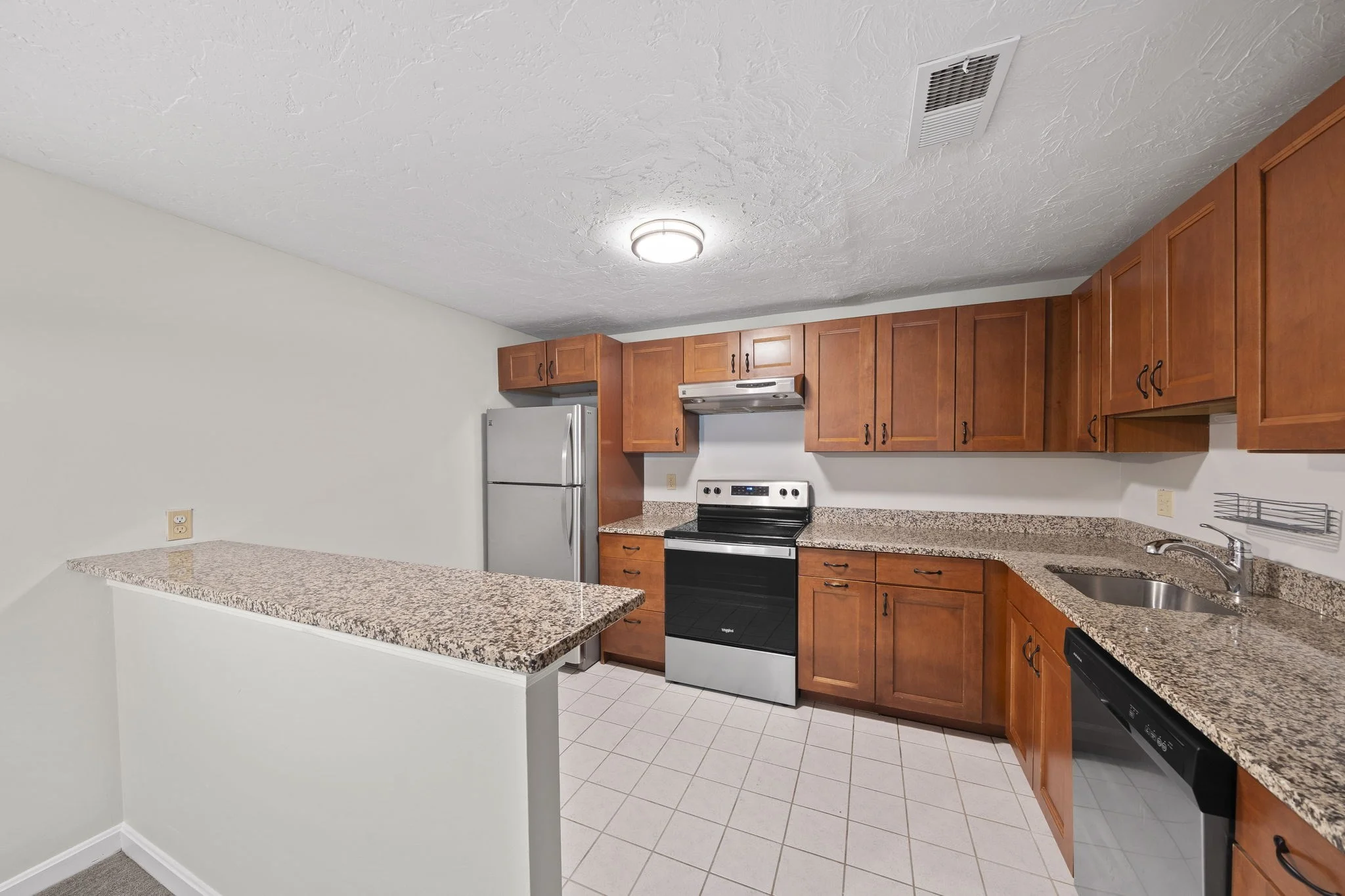2 bed, 1 bath apartment for rent at 350 Neponset St Unit B, Canton — photo 5 of 23