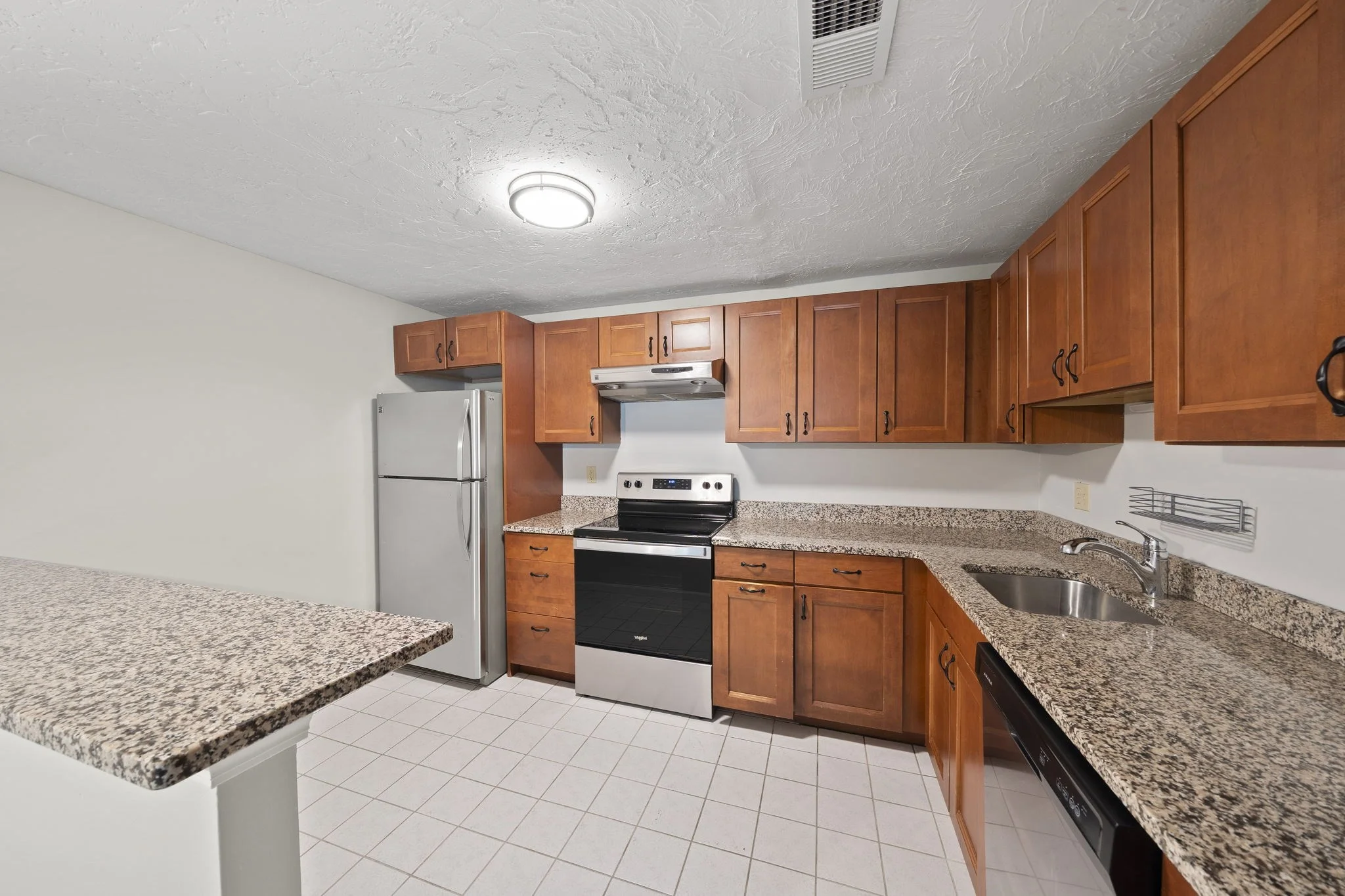 2 bed, 1 bath apartment for rent at 350 Neponset St Unit B, Canton — photo 4 of 23