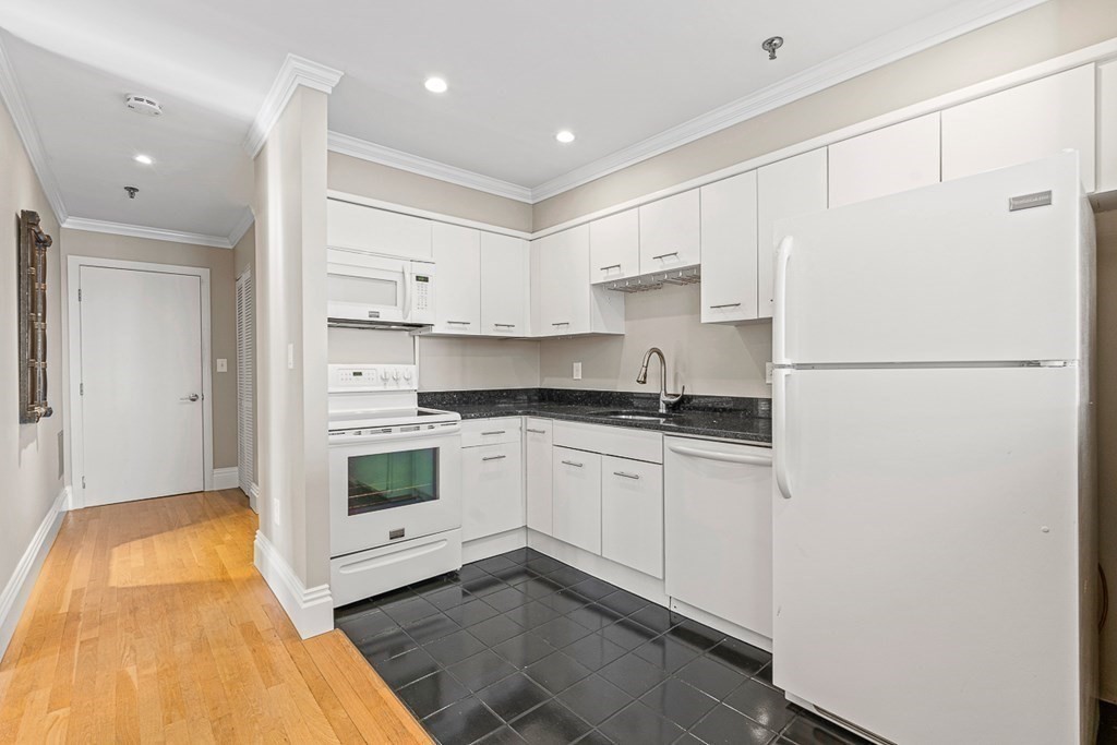 1 bed, 1 bath apartment for rent at 350 North St Unit 702, Waterfront — photo 12 of 24