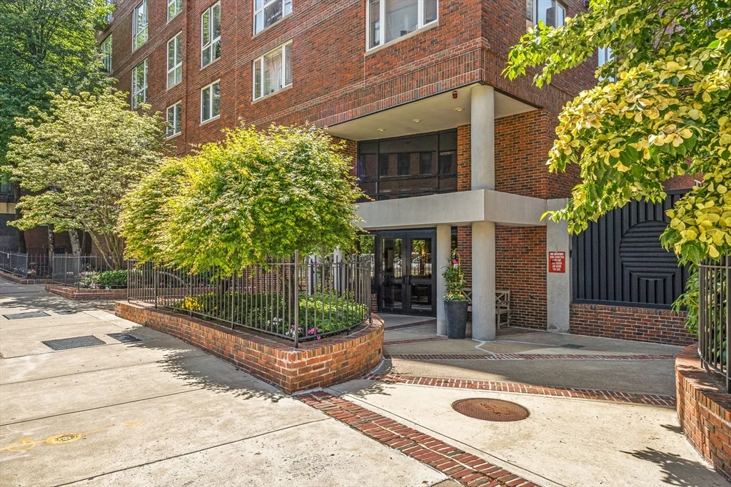 2 bed, 2 bath apartment for rent at 350 North St Unit 902, Boston — photo 24 of 24
