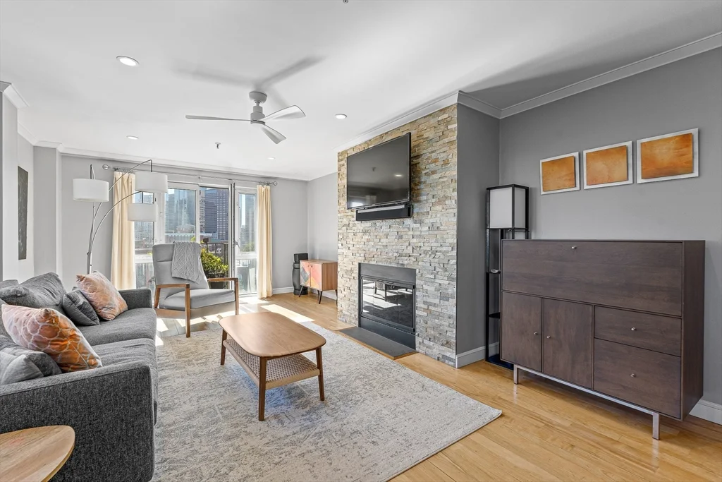 2 bed, 2 bath apartment for rent at 350 North St Unit 902, Boston — photo 2 of 24