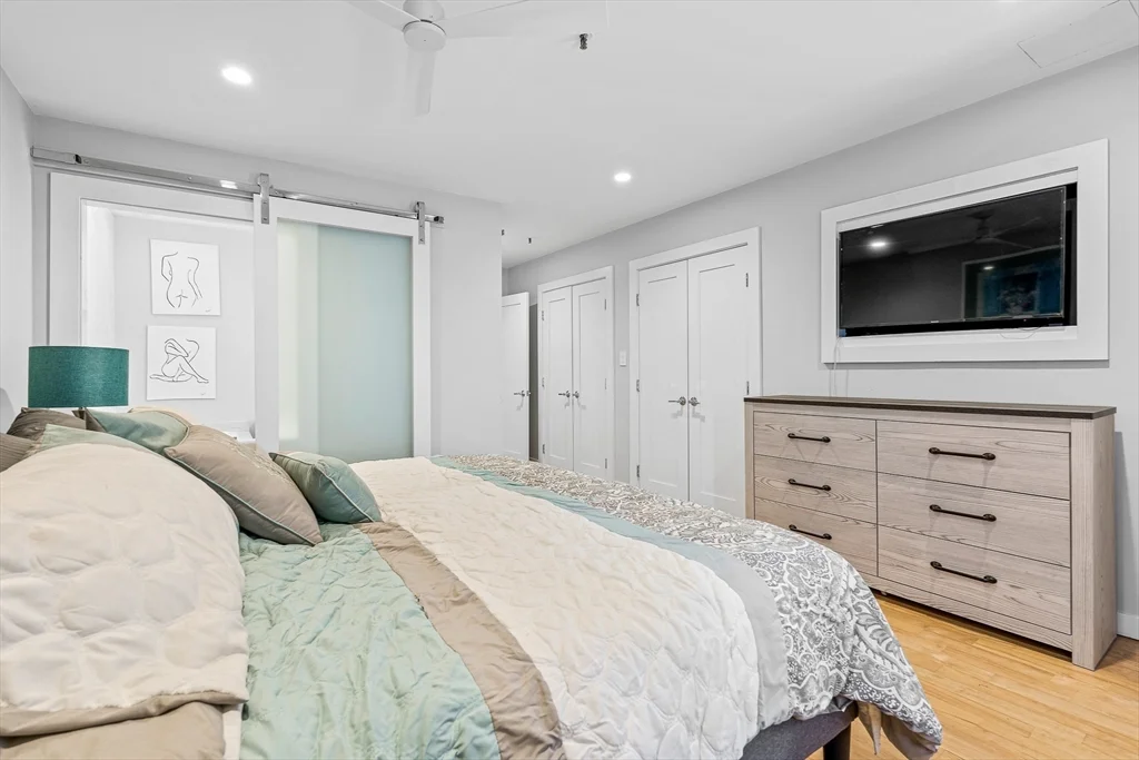2 bed, 2 bath apartment for rent at 350 North St Unit 902, Boston — photo 13 of 24