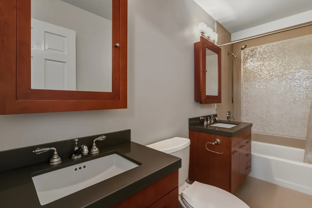 2 bed, 1 bath apartment for rent at 350 North Unit 300, North End — photo 11 of 25