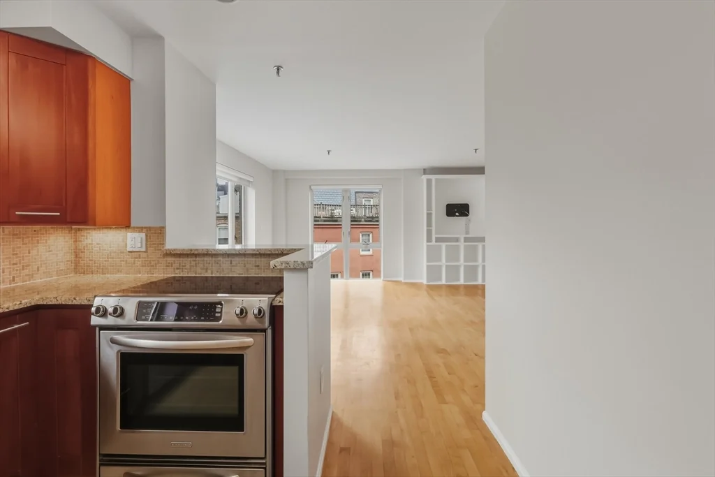 2 bed, 1 bath apartment for rent at 350 North Unit 300, North End — photo 5 of 25