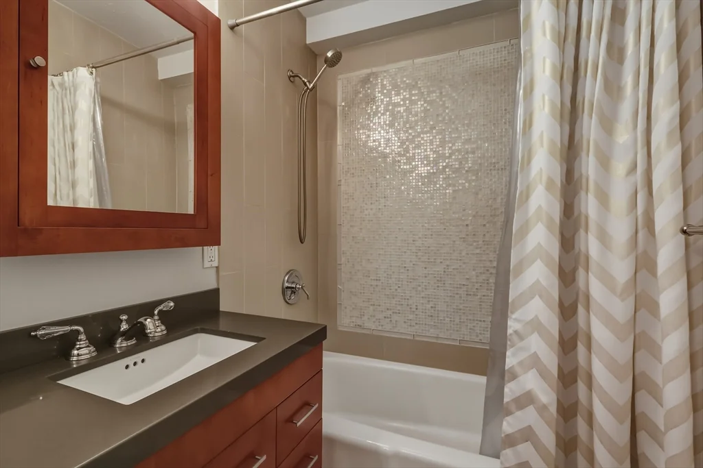 2 bed, 1 bath apartment for rent at 350 North Unit 300, North End — photo 13 of 25