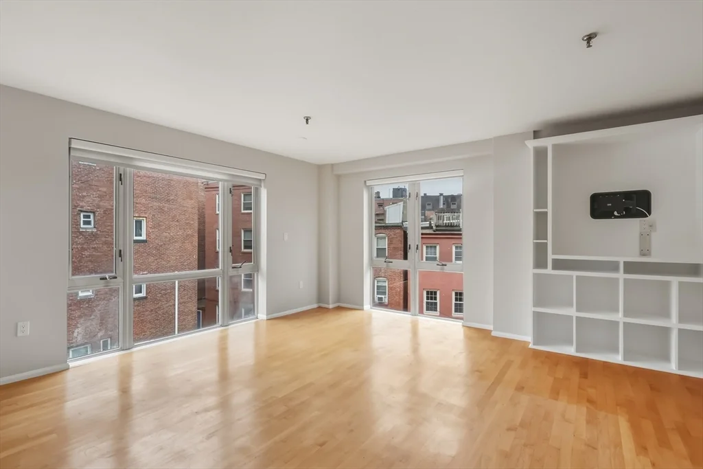 2 bed, 1 bath apartment for rent at 350 North Unit 300, North End