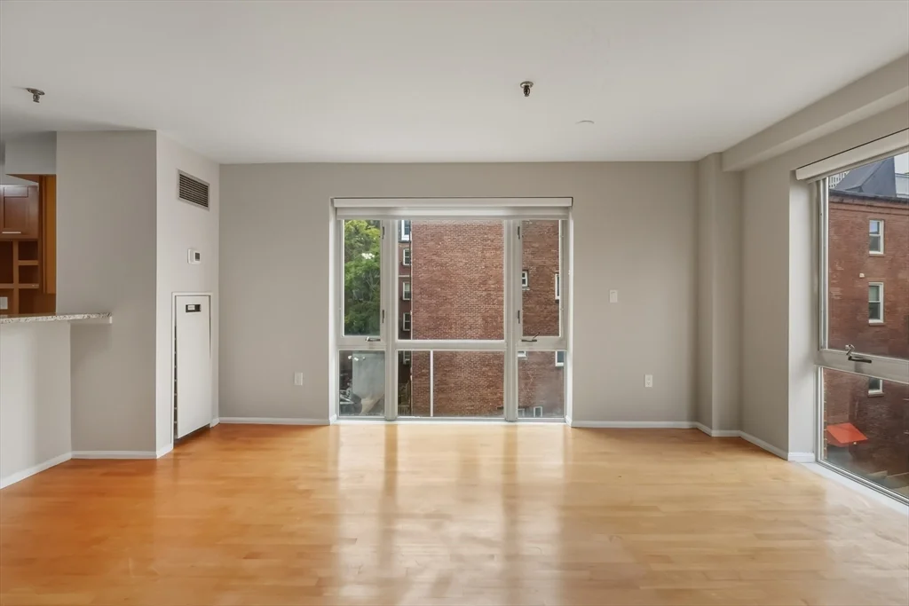 2 bed, 1 bath apartment for rent at 350 North Unit 300, North End — photo 4 of 25