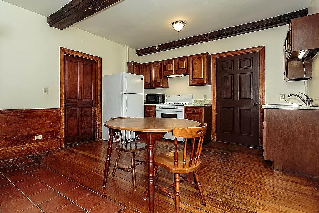 4 bed, 1 bath apartment for rent at 350 Riverside Ave Unit SF, Medford — photo 15 of 19