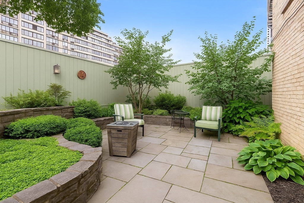 2 bed, 2 bath apartment for rent at 350 Tappan Rd Unit 1, Beaconsfield — photo 9 of 13