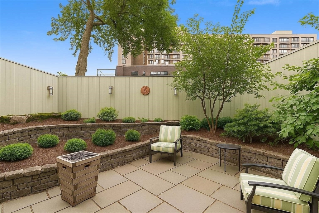 2 bed, 2 bath apartment for rent at 350 Tappan Rd Unit 1, Beaconsfield — photo 10 of 13