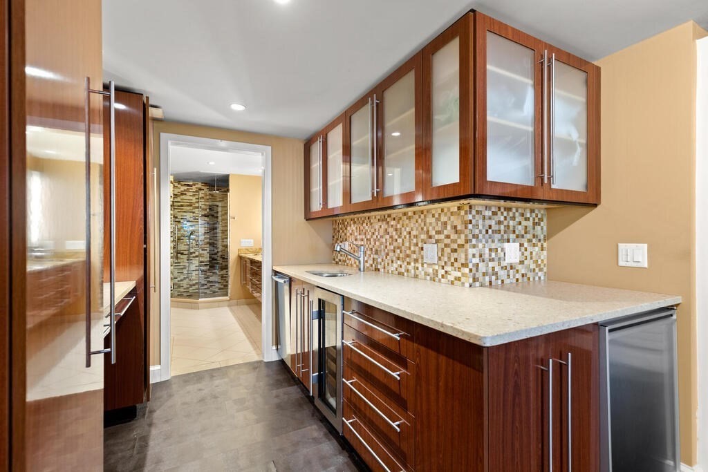 2 bed, 2 bath apartment for rent at 350 Tappan Rd Unit 1, Beaconsfield — photo 6 of 13