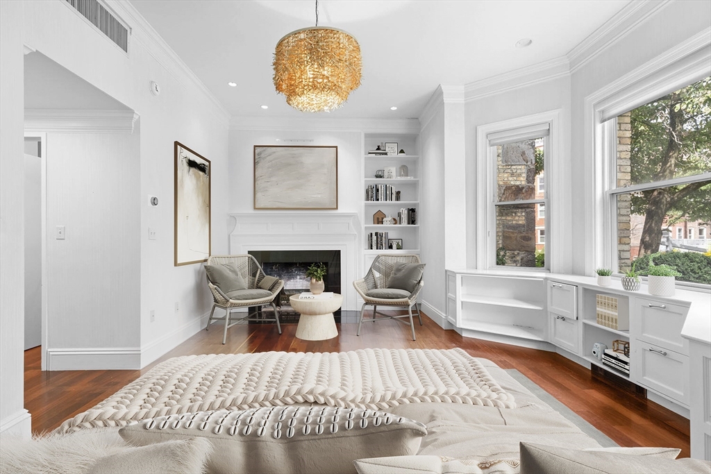 2 bed, 2 bath apartment for rent at 350 Tappan Rd Unit 1, Beaconsfield — photo 3 of 13