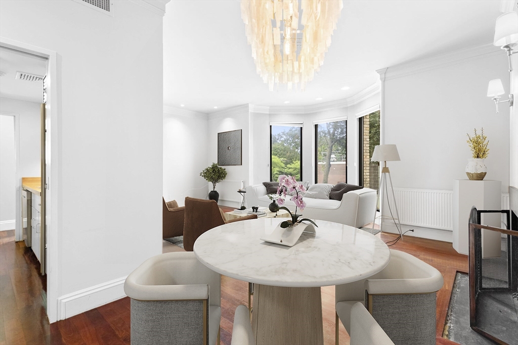 2 bed, 2 bath apartment for rent at 350 Tappan Rd Unit 1, Beaconsfield — photo 2 of 13
