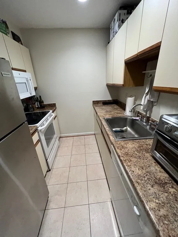 2 bed, 1 bath apartment for rent at 350 W 4th St Unit 102, South Boston — photo 2 of 10