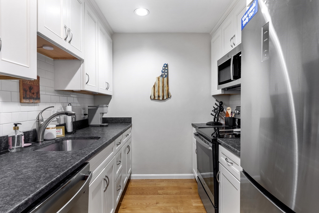 2 bed, 1 bath apartment for rent at 350 W 4th St Unit 200, South Boston — photo 1 of 11