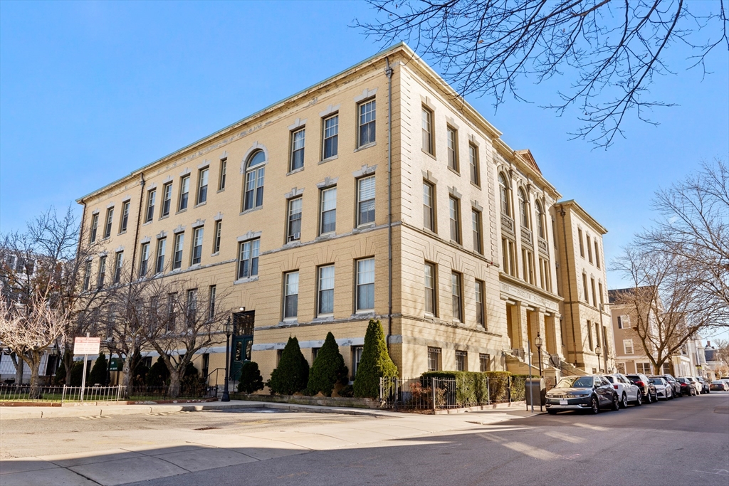 2 bed, 1 bath apartment for rent at 350 W 4th St Unit 200, South Boston — photo 11 of 11