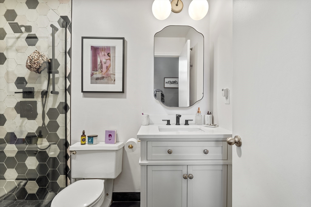 2 bed, 1 bath apartment for rent at 350 W 4th St Unit 200, South Boston — photo 3 of 11