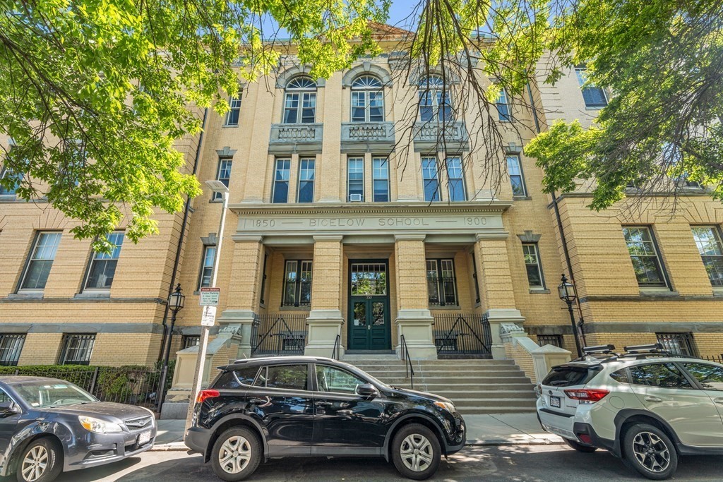 2 bed, 1 bath apartment for rent at 350 W 4th Unit 406, South Boston — photo 1 of 16