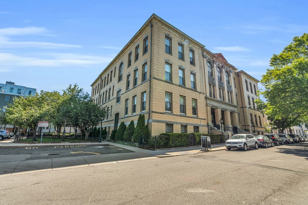 2 bed, 1 bath apartment for rent at 350 W 4th Unit 406, South Boston — photo 14 of 16