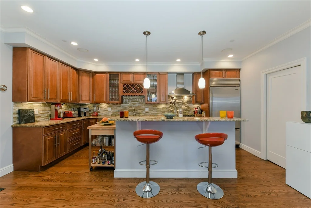 3 bed, 2 bath apartment for rent at 350 West Broadway Unit 10, South Boston — photo 8 of 22