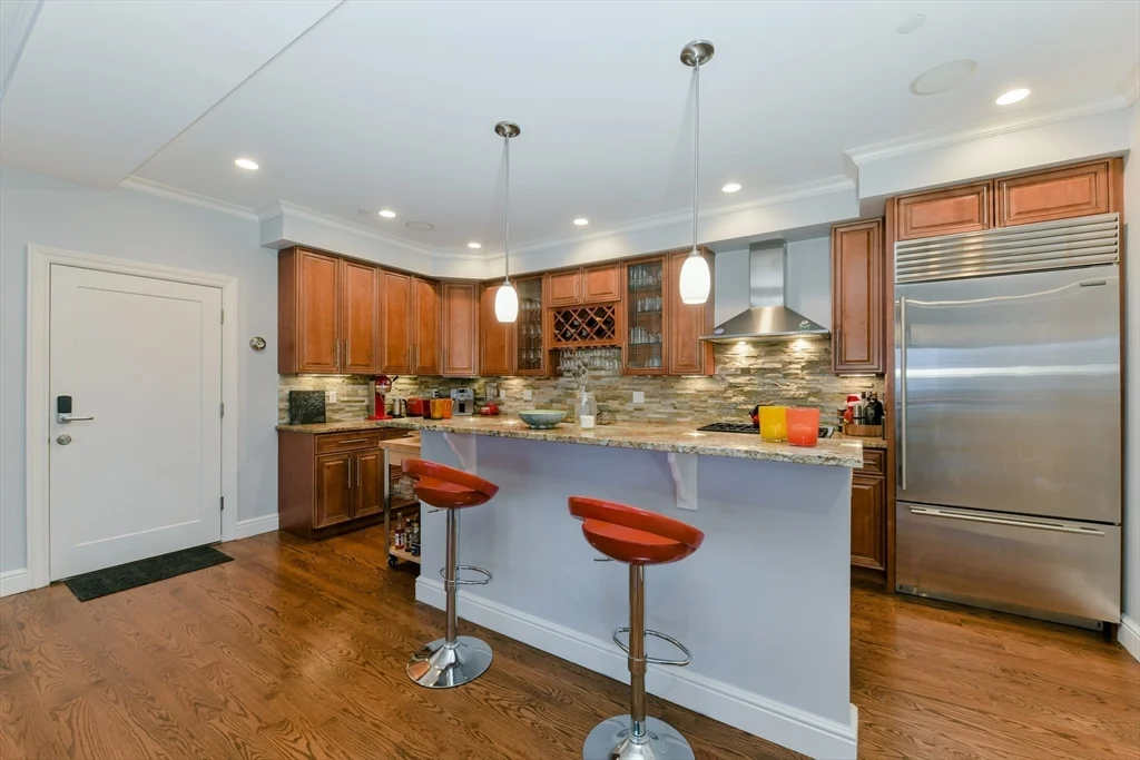 3 bed, 2 bath apartment for rent at 350 West Broadway Unit 10, South Boston — photo 7 of 22
