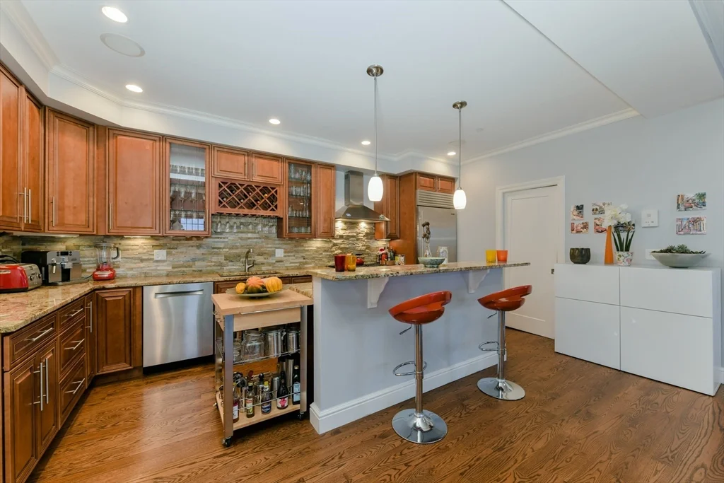 3 bed, 2 bath apartment for rent at 350 West Broadway Unit 10, South Boston — photo 6 of 22