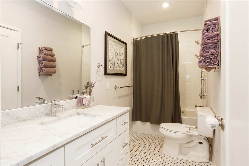 2 bed, 2 bath apartment for rent at 350 West Broadway Unit 4, South Boston — photo 19 of 22