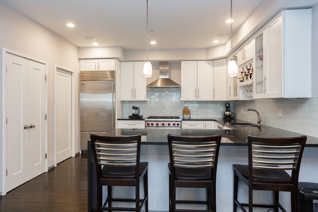2 bed, 2 bath apartment for rent at 350 West Broadway Unit 4, South Boston — photo 3 of 22