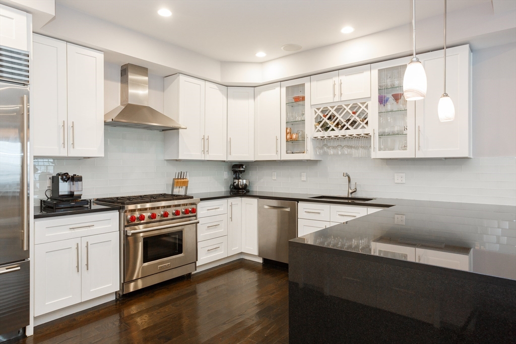 2 bed, 2 bath apartment for rent at 350 West Broadway Unit 4, South Boston — photo 2 of 22
