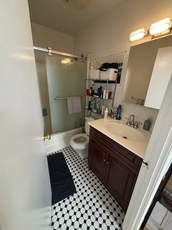 3 bed, 1 bath apartment for rent at 350 W Fourth Unit 408, South Boston — photo 14 of 20