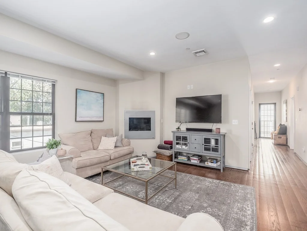 3 bed, 2 bath apartment for rent at 350 West Broadway Unit 3, South Boston — photo 9 of 22