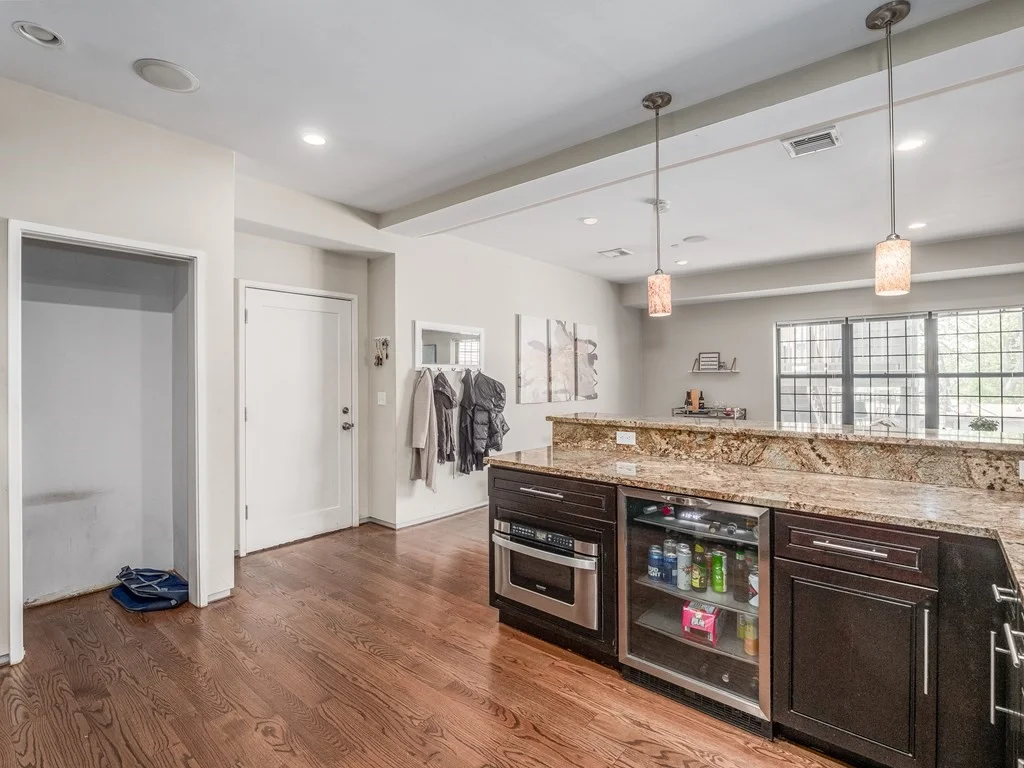 3 bed, 2 bath apartment for rent at 350 West Broadway Unit 3, South Boston — photo 3 of 22