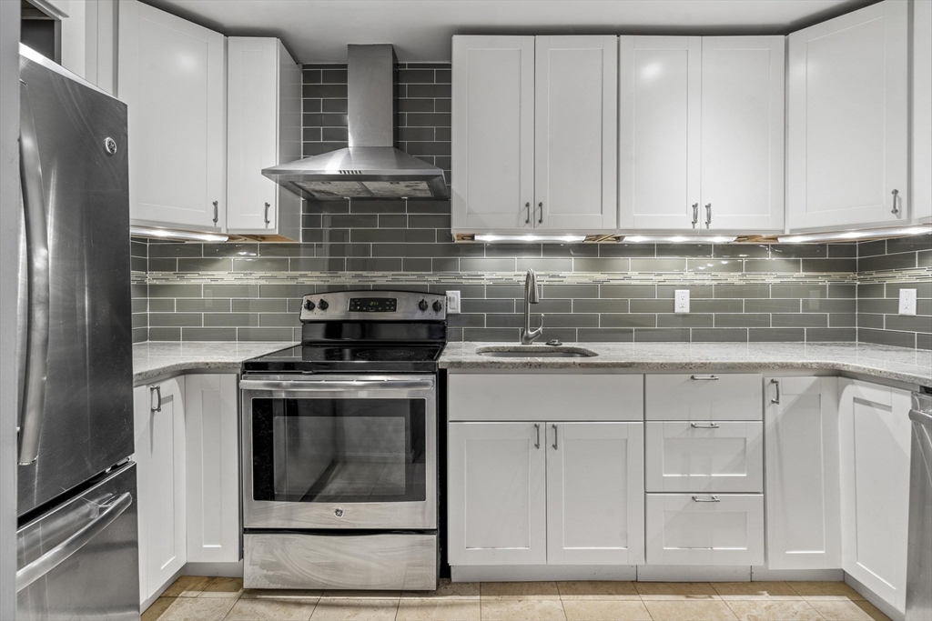 2 bed, 1 bath apartment for rent at 350 W 4th St Unit 413, South Boston — photo 3 of 15