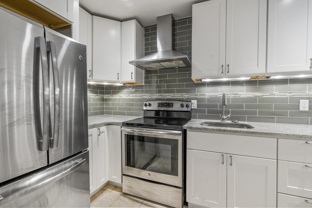 2 bed, 1 bath apartment for rent at 350 W 4th St Unit 413, South Boston — photo 4 of 15