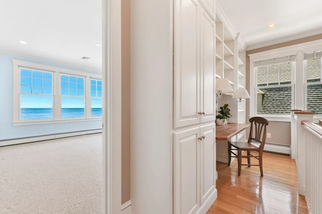 4 bed, 2 bath apartment for rent at 351 Beach Ave, Hull — photo 15 of 27