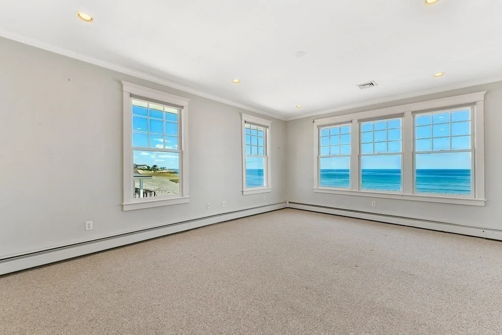 4 bed, 2 bath apartment for rent at 351 Beach Ave, Hull — photo 11 of 27