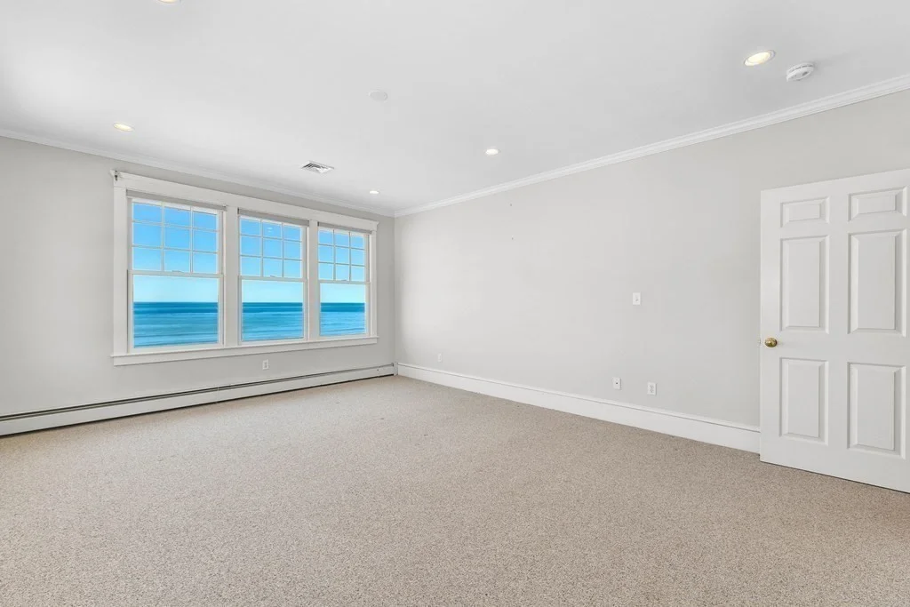 4 bed, 2 bath apartment for rent at 351 Beach Ave, Hull — photo 12 of 27
