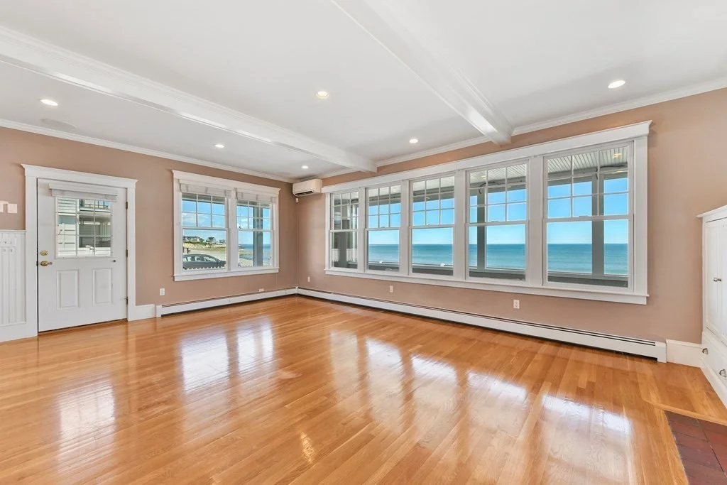 4 bed, 2 bath apartment for rent at 351 Beach Ave, Hull — photo 4 of 27