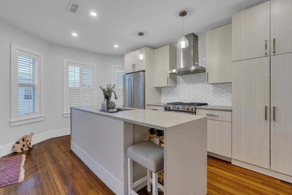 2 bed, 1 bath apartment for rent at 351 Centre St Unit 3, Dorchester — photo 2 of 12