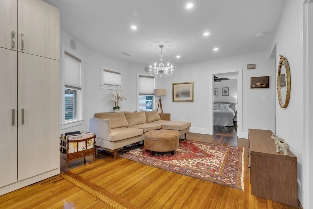 2 bed, 1 bath apartment for rent at 351 Centre St Unit 3, Dorchester — photo 5 of 12