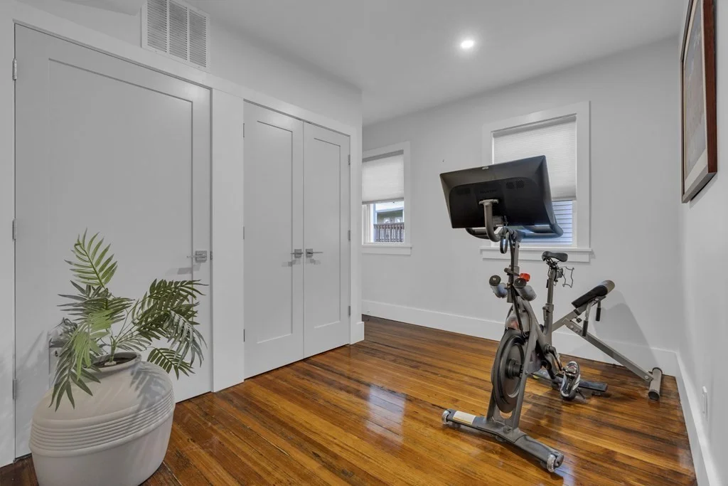 2 bed, 1 bath apartment for rent at 351 Centre St Unit 3, Dorchester — photo 10 of 12