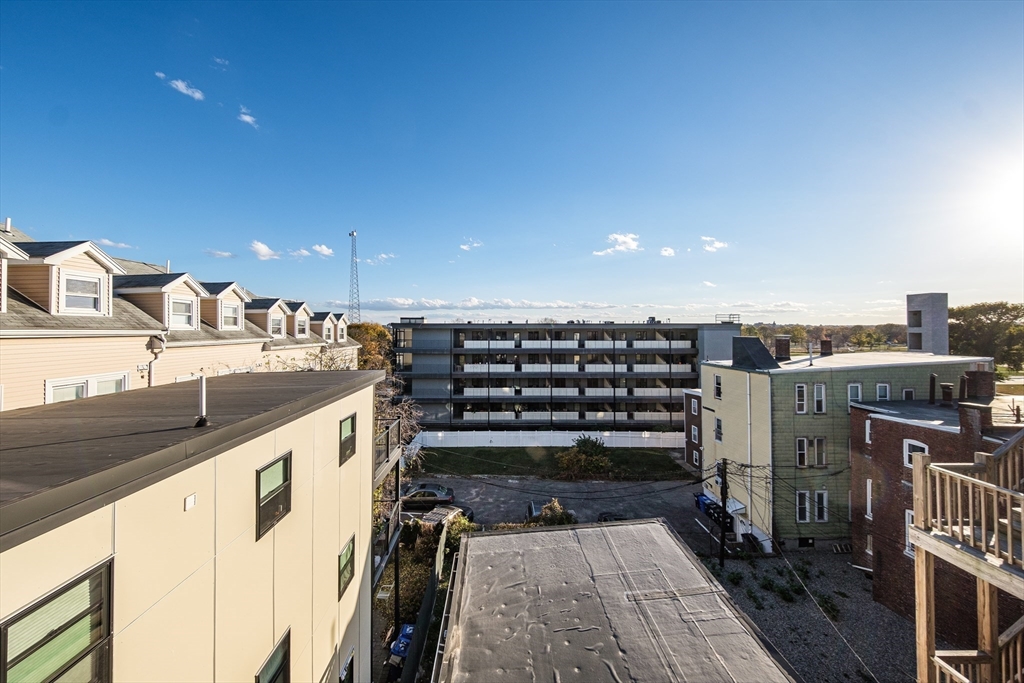1 bed, 1 bath apartment for rent at 351 8th St Unit 3, South Boston — photo 11 of 15